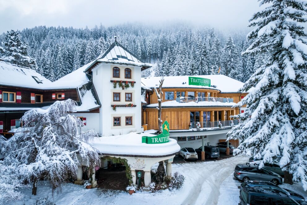 Exterior view of Hotel Trattlerhof in Bad Kleinnkirhheim in winter