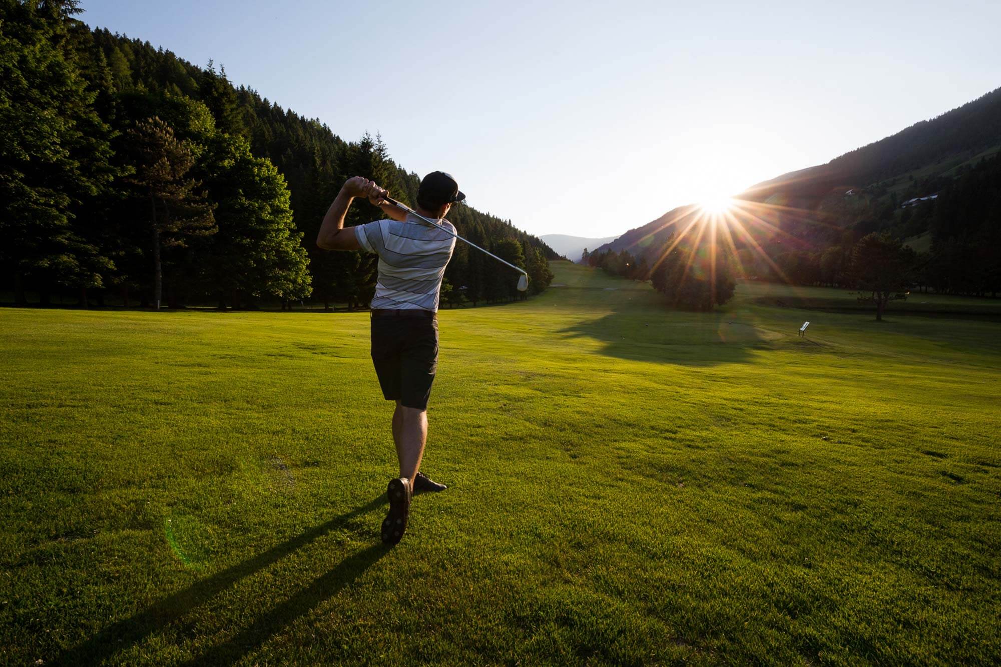 Golfspieler in Bad Kleinkirchheim beim Abschlag